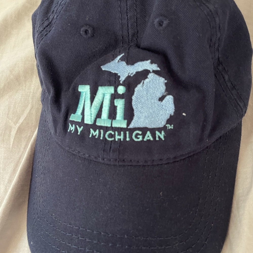Michigan hat - Picture 2 of 2